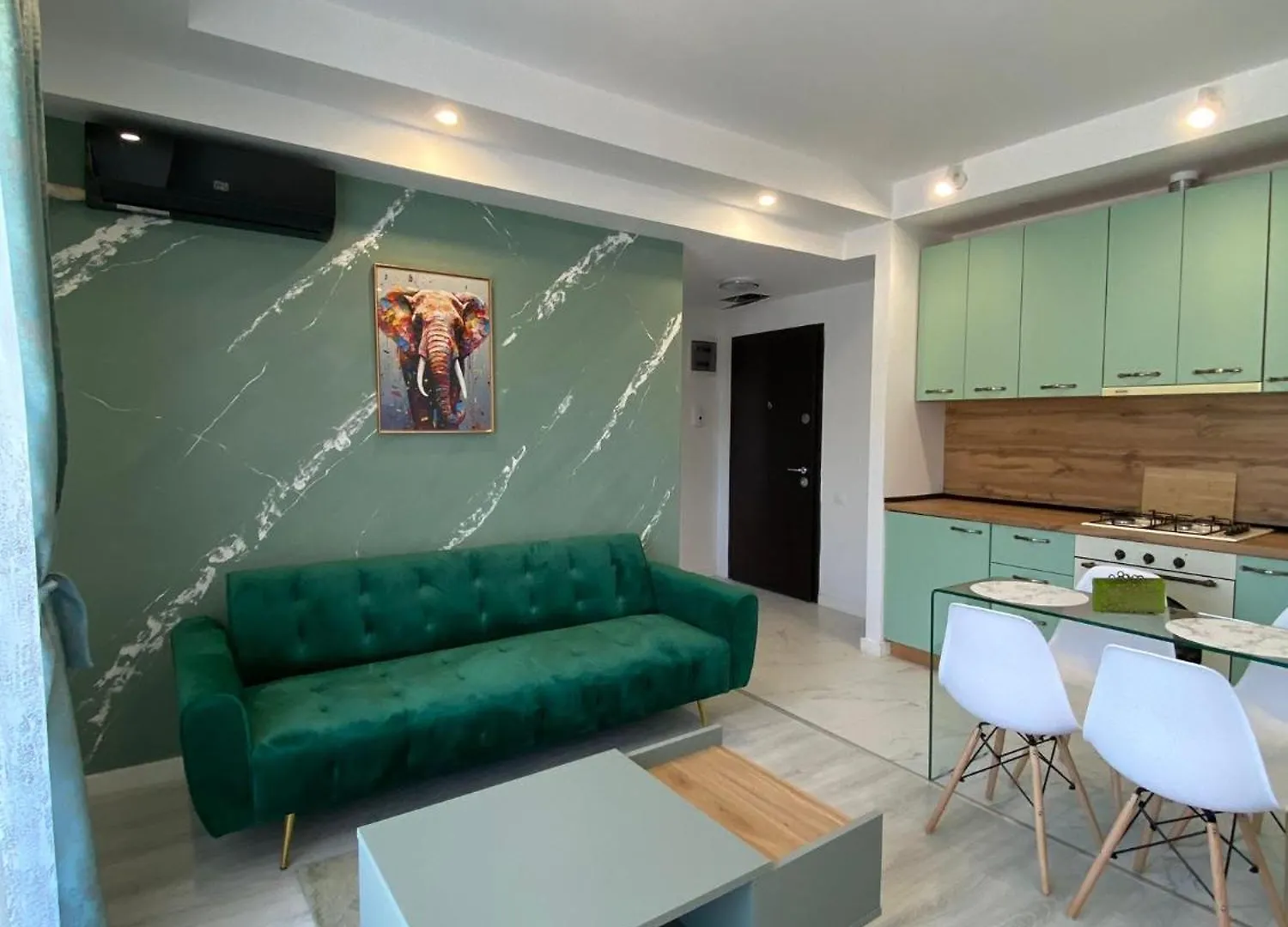 Green Place Cosmopolis Tunari